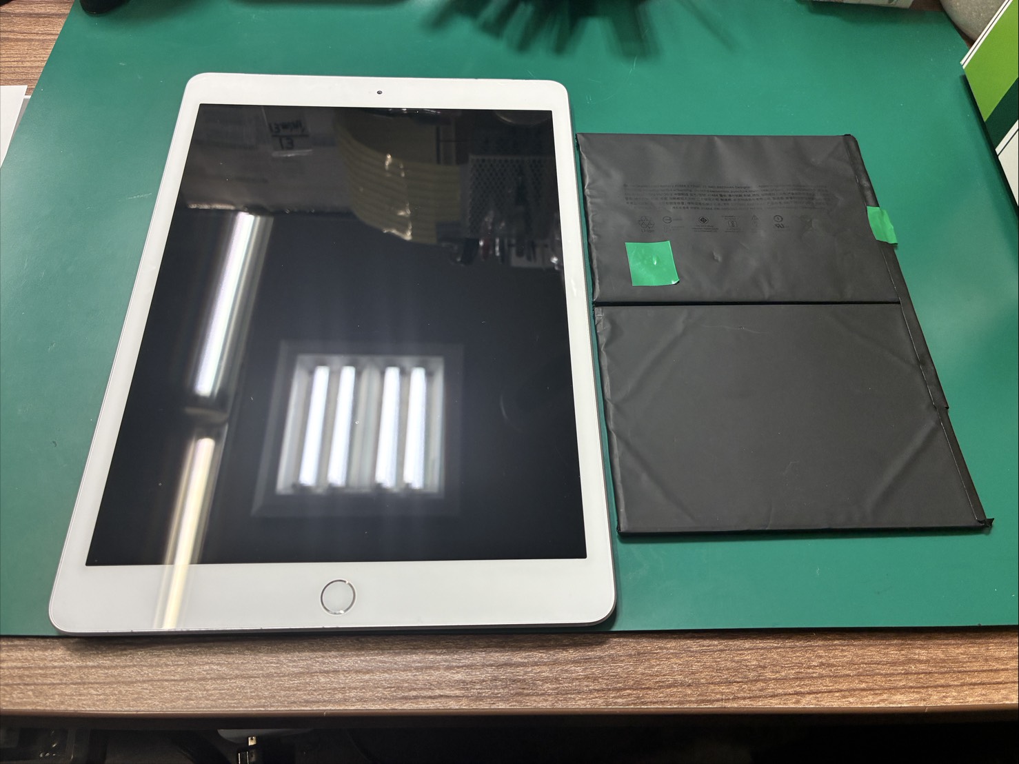 iPad8 バッテリー交換です♪♪